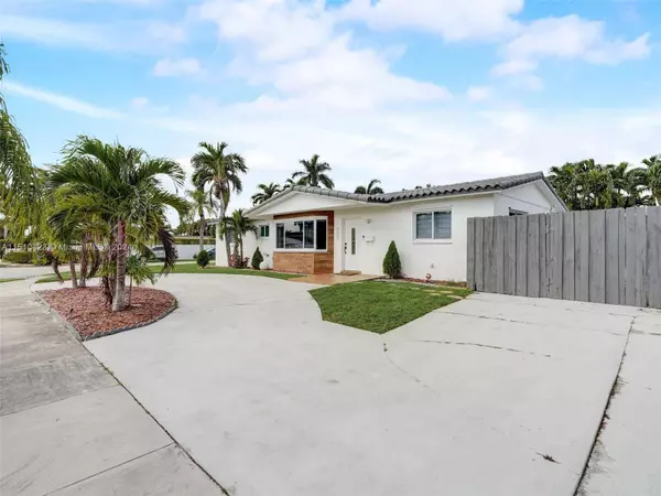 17500 NW 85th Ave, Hialeah, FL 33015