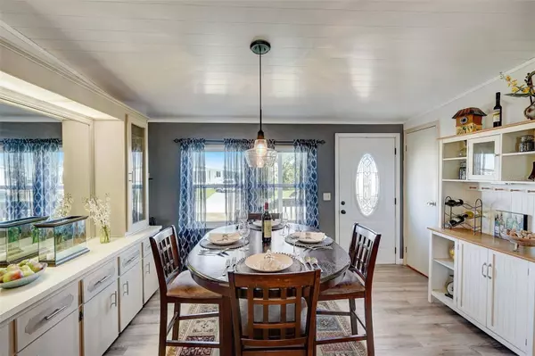 8449 JACAMAR DR, Englewood, FL 34224