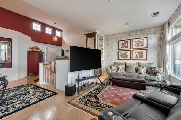 122 Rock Wren LN, Brisbane, CA 94005