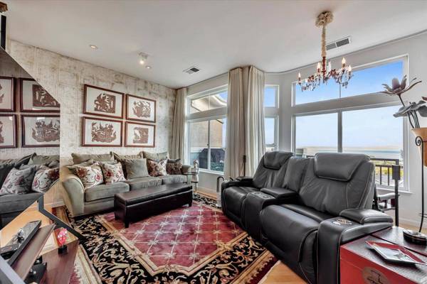 122 Rock Wren LN, Brisbane, CA 94005