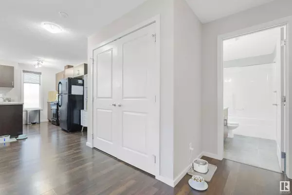 #235 5515 7 AV SW, Edmonton, AB T6X 2A8