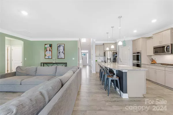 119 Candlelight WAY, Mooresville, NC 28115