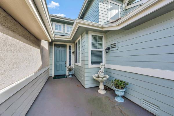 122 Rock Wren LN, Brisbane, CA 94005