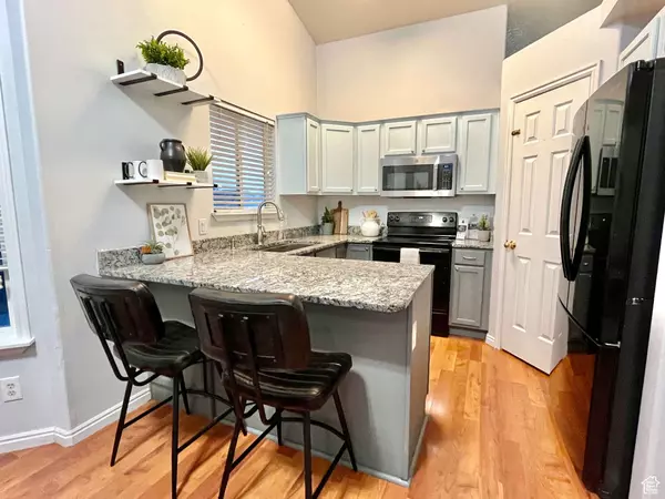 1948 N TUSCANY DR, Saratoga Springs, UT 84045