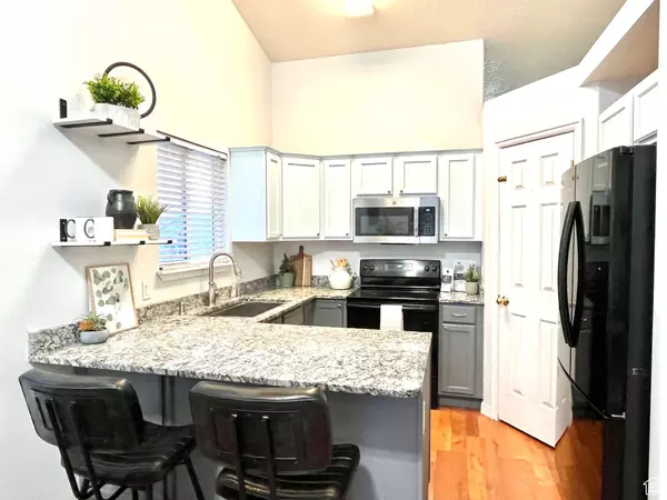 1948 N TUSCANY DR, Saratoga Springs, UT 84045