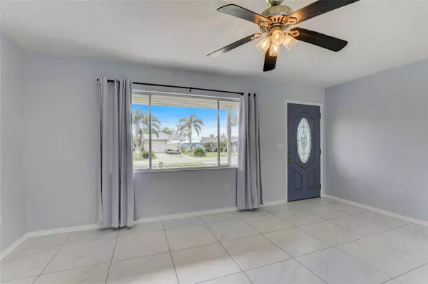 1917 GREENLAWN DR, Englewood, FL 34223