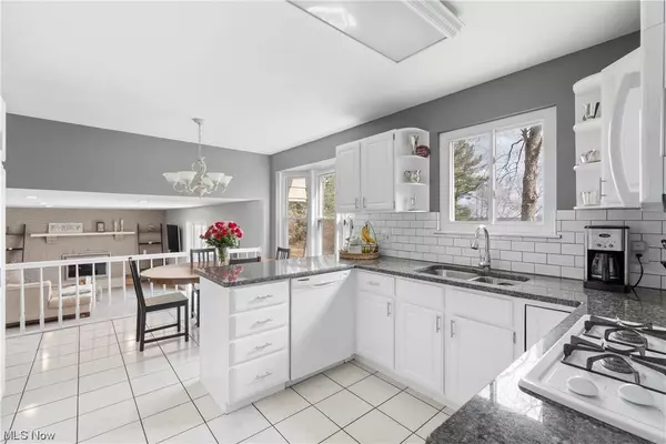 33375 Rockford DR, Solon, OH 44139