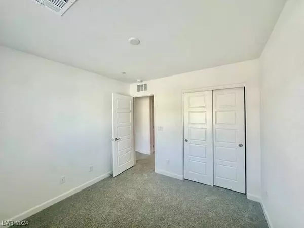 3525 Grecian Queen Avenue, Las Vegas, NV 89106