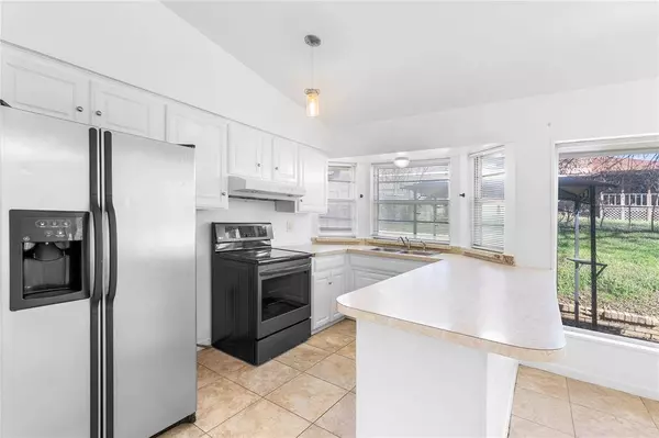 714 S Hyde Park Avenue, Denison, TX 75020