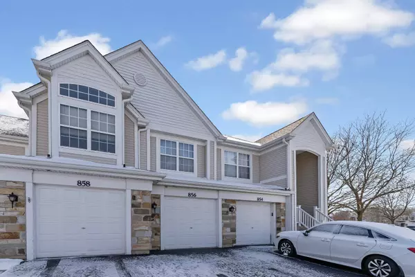 856 Brompton CT, Carol Stream, IL 60188