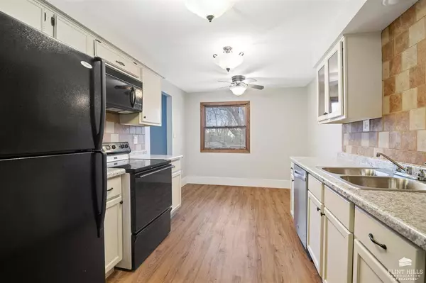 415 Timberwick PL, Manhattan, KS 66502