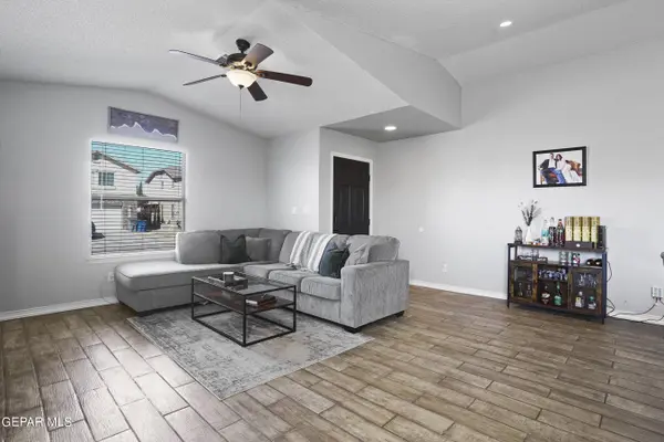 14200 LASSO ROCK Drive, El Paso, TX 79938