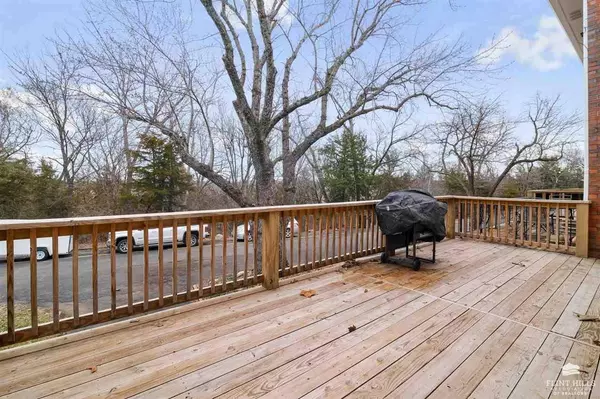 415 Timberwick PL, Manhattan, KS 66502