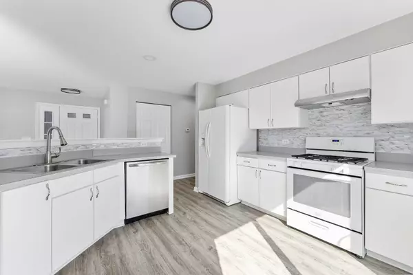 856 Brompton Court, Carol Stream, IL 60188