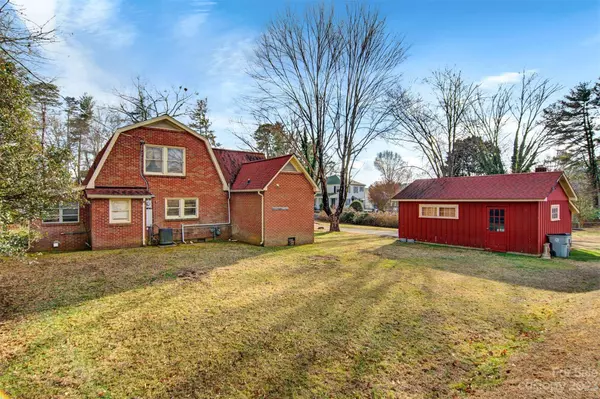 127 Hospital AVE, Lenoir, NC 28645