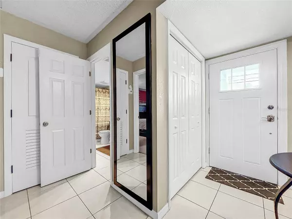 2868 SOMERSET PARK DR #101, Tampa, FL 33613