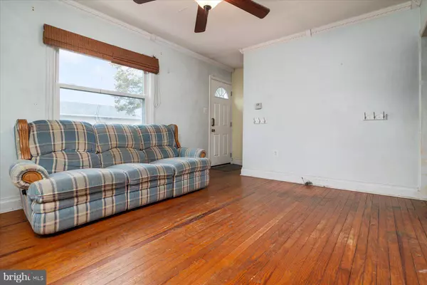 7 CEDAR DR, Glen Burnie, MD 21060