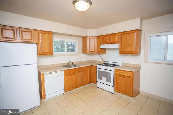 2 GREEN AVE, Glassboro, NJ 08028