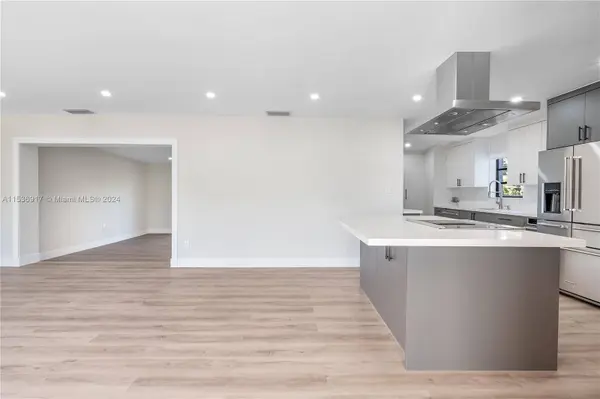 8421 SW 27th Ter, Miami, FL 33155