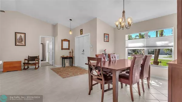 9821 SW 15th Dr, Plantation, FL 33324