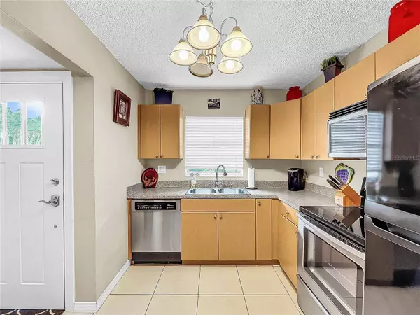 2868 SOMERSET PARK DR #101, Tampa, FL 33613