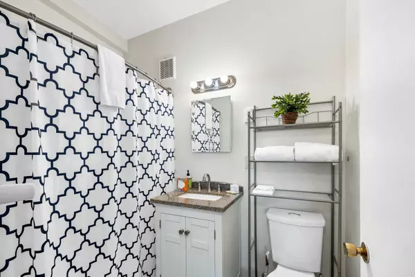 75 Treetop CIR #33, Laconia, NH 03246