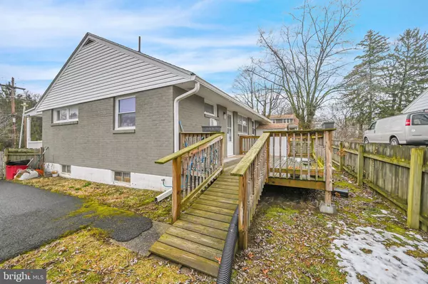 3413 HARWOOD DR, Harrisburg, PA 17111