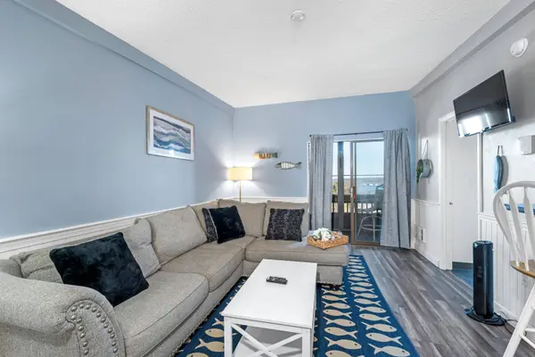 75 Treetop CIR #33, Laconia, NH 03246