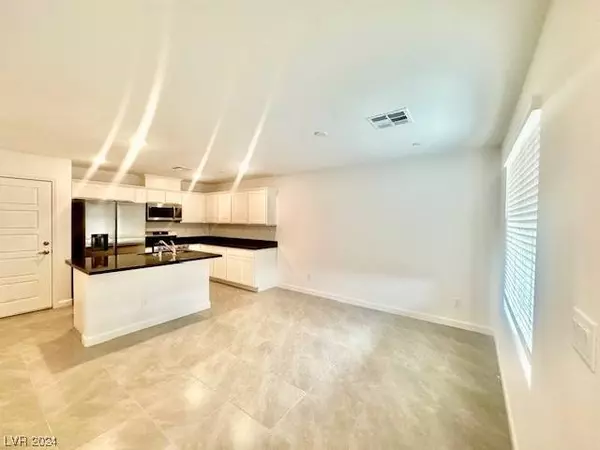 3525 Grecian Queen Avenue, Las Vegas, NV 89106