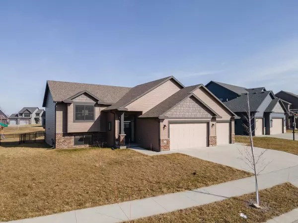 2349 Starburst DR SW, Rochester, MN 55902