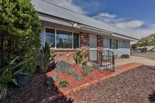 7510 University AVE, La Mesa, CA 91942