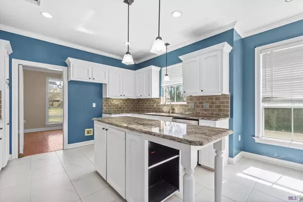 5852 MOURNING DOVE DR, Baton Rouge, LA 70817