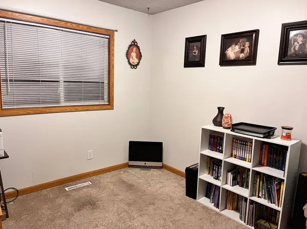 405 Kriesel PL NE, Owatonna, MN 55060