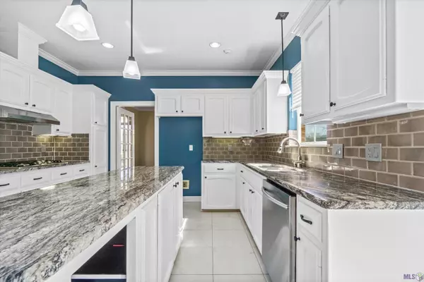 5852 MOURNING DOVE DR, Baton Rouge, LA 70817