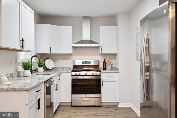 900 BIRCHWOOD DR, Newark, DE 19713