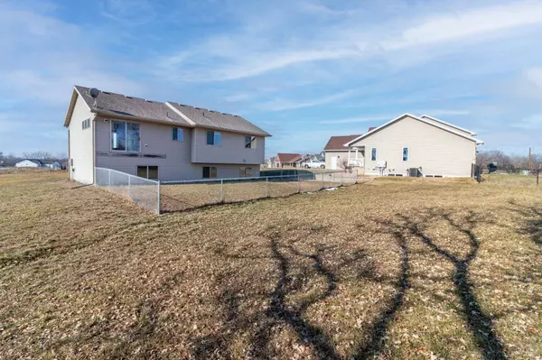 938 14th AVE NE, Saint Joseph, MN 56374