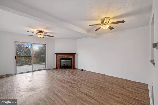 884 GAMING SQUARE, Hampstead, MD 21074