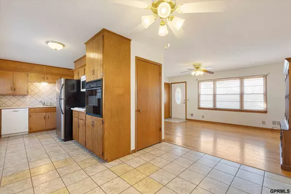 9236 Spaulding Street, Omaha, NE 68134