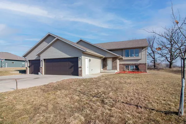 938 14th AVE NE, Saint Joseph, MN 56374