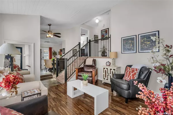 207 Sebestyen TERRACE, Saskatoon, SK S7K 6R8