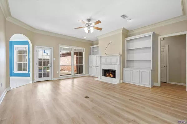 5852 MOURNING DOVE DR, Baton Rouge, LA 70817