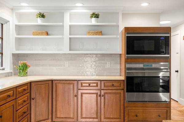 250 Cutler Rd, Hamilton, MA 01982