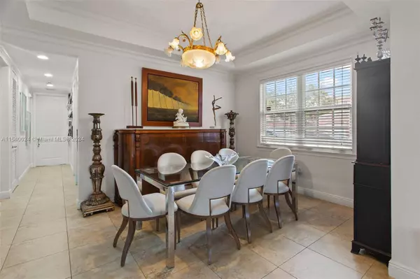 572 Loretto Ave #6, Coral Gables, FL 33146