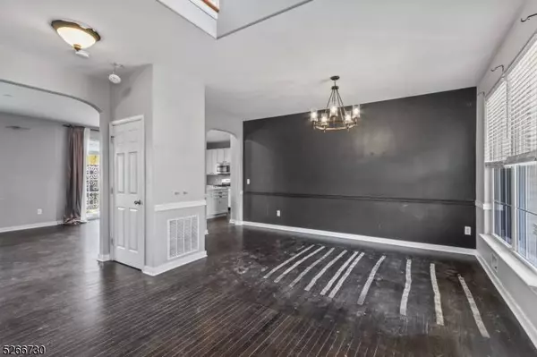 48 Haze Way, Lopatcong Twp., NJ 08865