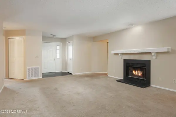 620 Waters Edge Drive, Toms River, NJ 08753