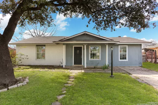 8607 LITTLE WOLF ST, San Antonio, TX 78242-2732