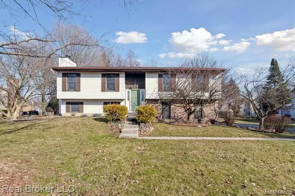 574 HUNTINGTON Drive, Adrian, MI 49221