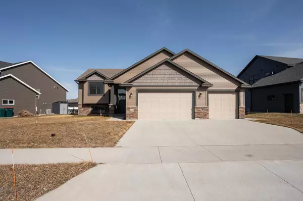 2349 Starburst DR SW, Rochester, MN 55902