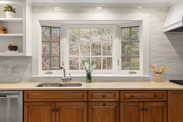 250 Cutler Rd, Hamilton, MA 01982