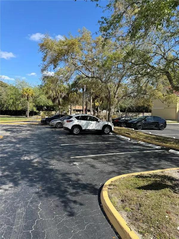 13820 SW 112th St #108, Miami, FL 33186